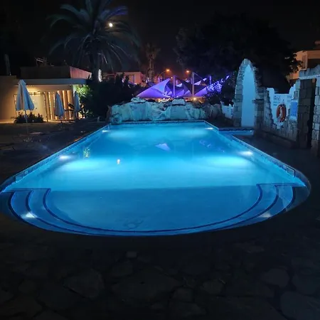 Dionysos Hotel 3*