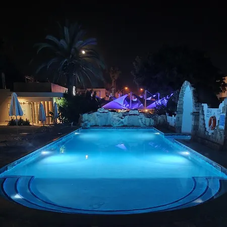 Dionysos Hotel 3*