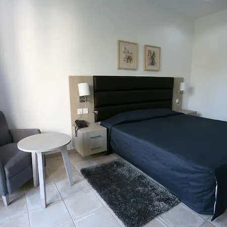 Dionysos Hotel